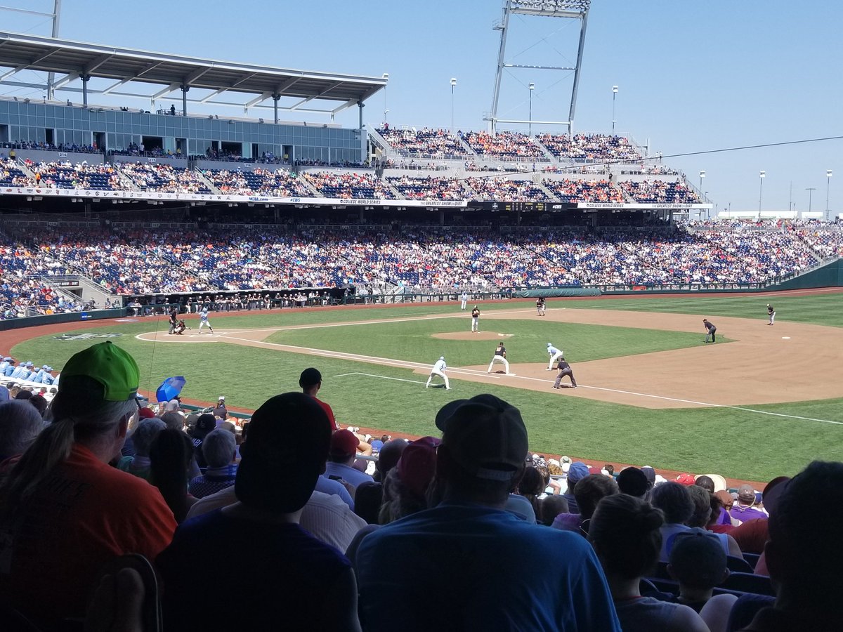 beanhead1975's tweet photo. Great day for baseball, when your in the shade anyway!!  #HailState #OmaDawgs @BulldogCleats https://t.co/aRIRx5v8Gy