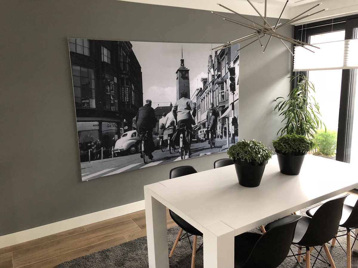 Op zaterdag een frame met peesdoek geplaatst, formaat 225 x 150 cm. Klant leverde zelf het bestand aan! Ook info: bel mij