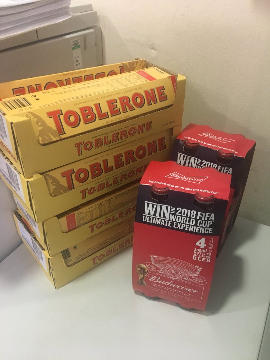 Tarbock’s ready to wow the dads tomorrow #fathersday #whodoesntlovetoblerone <a href="/kerrylawson16/">Kerry Lawson</a> <a href="/SDEBDD/">simon ewins</a> <a href="/AndyFr4ncis/">AndyFr4ncis</a>
