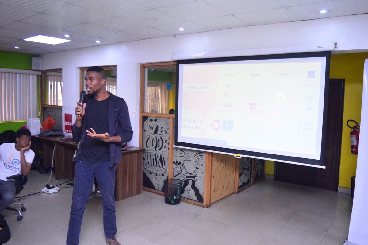 gdgoc_unilag's tweet image. We also had a session on tensorflow 🌊🌊🌊#io18extended #io18extendedunilag