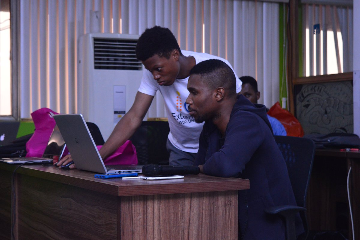 gdgoc_unilag's tweet image. We also had a session on tensorflow 🌊🌊🌊#io18extended #io18extendedunilag