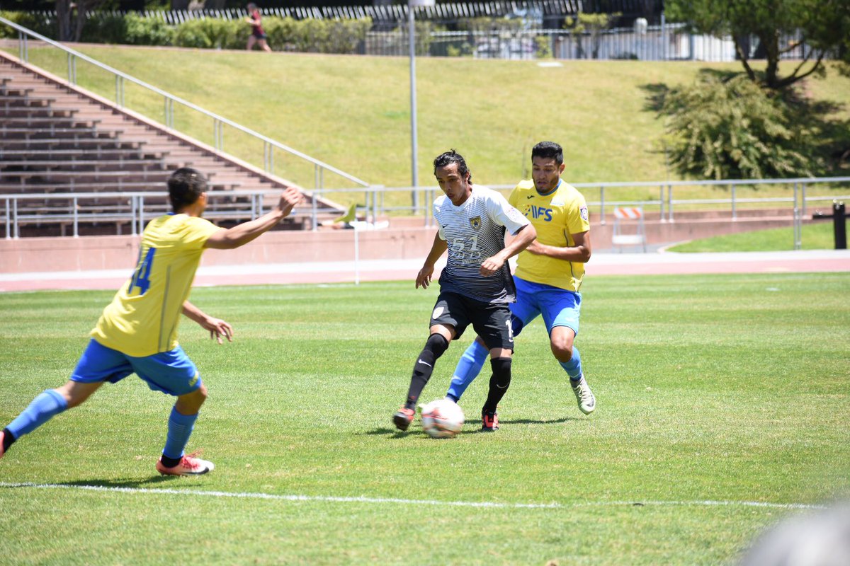 AcademicaSC's tweet photo. Some shots from the first half #ASCvELF https://t.co/04uAhfd9EH