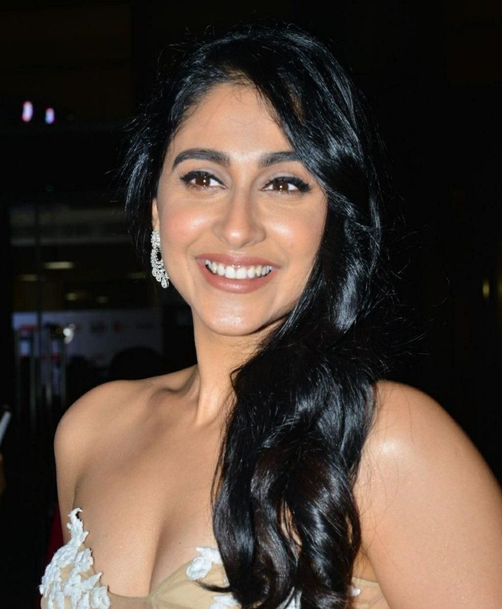 TeamReginaC's tweet photo. [PICS]: @ReginaCassandra At #FilmfareAwardsSouth2018 ❤️😍 https://t.co/O8nKSWRPfl