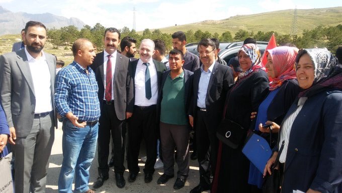 fevziozgokce's tweet photo. Muhabbet Şehri Van’da Aziz, Vefalı ve Kadirşinas Halkımız ile Bayramlaşmaya devam ediyoruz. #muhabbet ve #uhuvvet içinde kucaklaşarak saatlerce #musafaha yaparak çifte bayramı halkımızla birlikte huzur içinde bayramlaşmaya devam ediyoruz
#VakitVANVakti
#TürkiyeŞahlanıyor https://t.co/mRw4YYtdWl