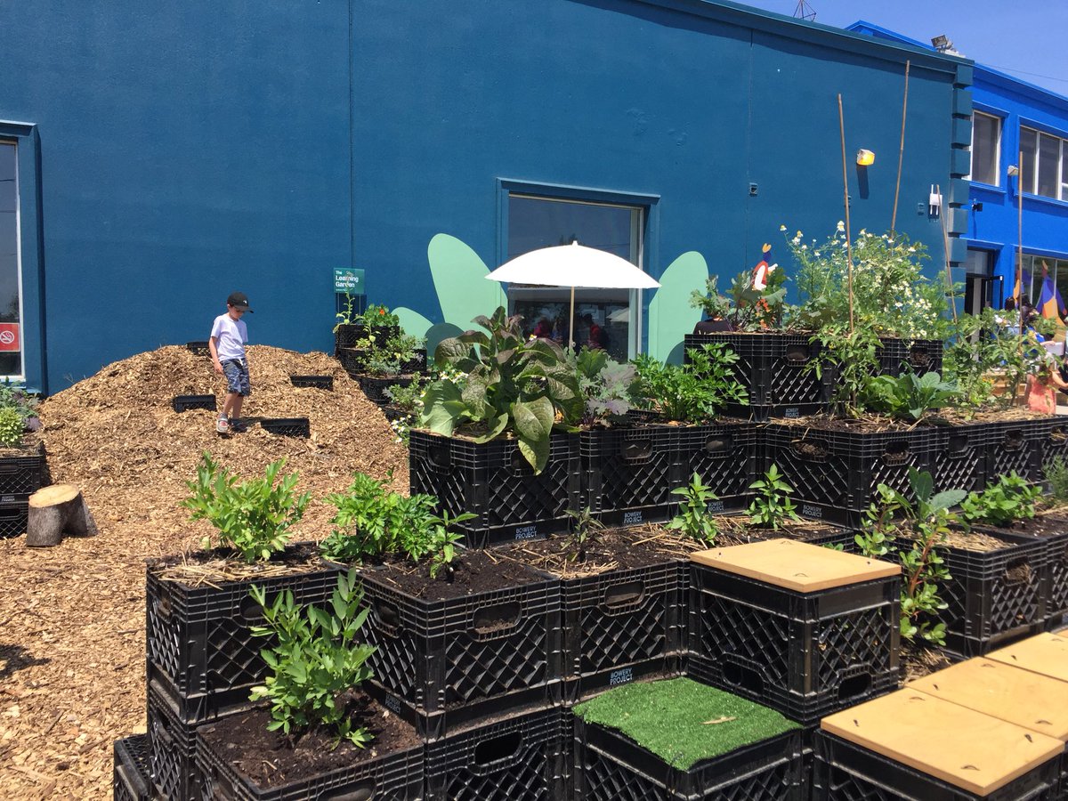 CynCChan's tweet photo. Checking out @sidewalklabs @SidewalkToronto with their amazing learning garden! And the moveable crates as seats to create different furniture ๐ #urbanplanning #planningTO #greenspace #innovation https://t.co/RuuPNt3DaD
