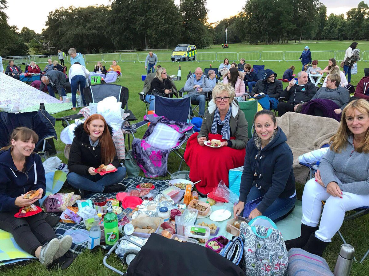AbbyLPearce's tweet photo. @TheLunaCinema Pretty Woman with the fam ❤️ https://t.co/RNW4NqbcrV