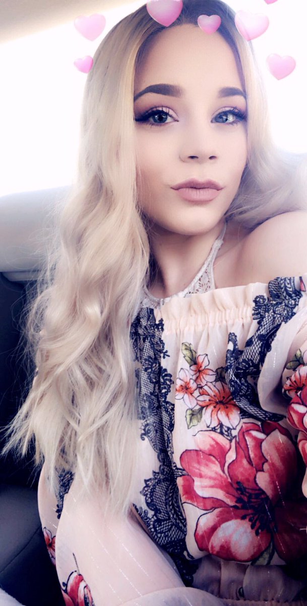 kjane208's tweet photo. The famous sneaky smirk #OhKenzie https://t.co/f2QAkQEuz7