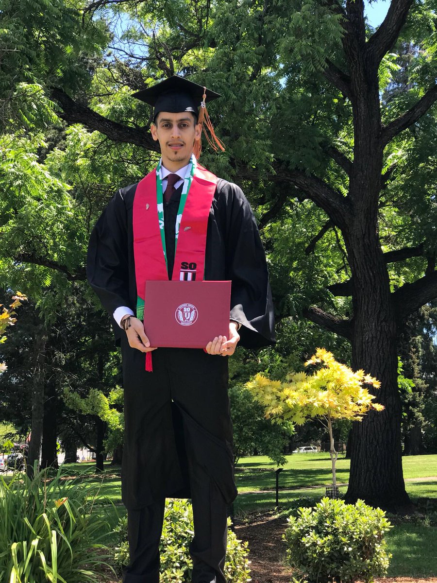 alnafea93's tweet photo. Thanks for my family, friends, best professor Dennis and everyone who believed in me and helped me get through college. I’m very appreciative of all the people who helped me become who I am today. I couldn’t do this without you, so thank you! #Raiderup #souclassof2018 https://t.co/TQ3U7tvTUg