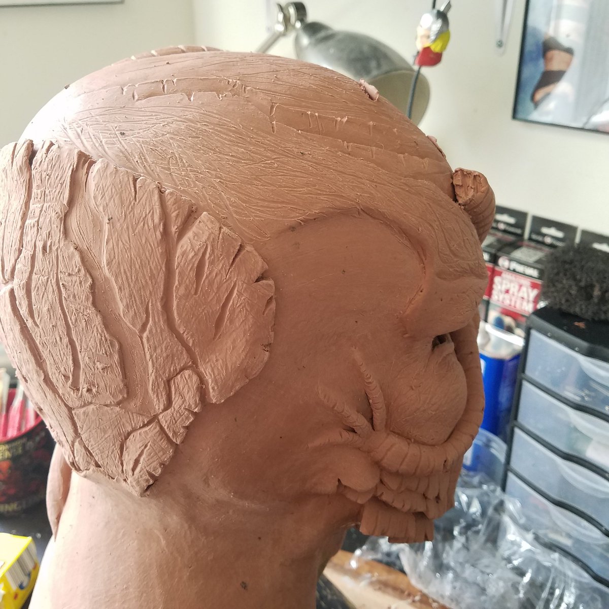 bd_characterlab's tweet photo. Adding some "bark" to the SwampThing inspired mask. Lots going on with this one... @DCComics #SwampThing #justiceleaguedark https://t.co/FFbtVKLV5j