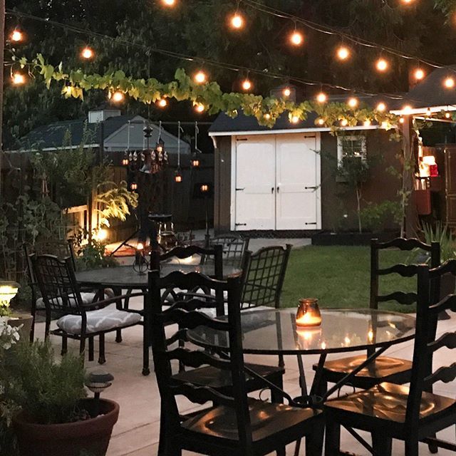 Tahni's tweet image. I hope you are all enjoying your Saturday night!
.
.
.
#backyard #smallbackyard #patio #patiodecor #bistrolights #grapevines #growyourown #garden #gardener #growsomethinggreen #ediblelandscaping #cottage #urbancottage #cottagelife #urbancottageliving #co… ift.tt/2JTFccF