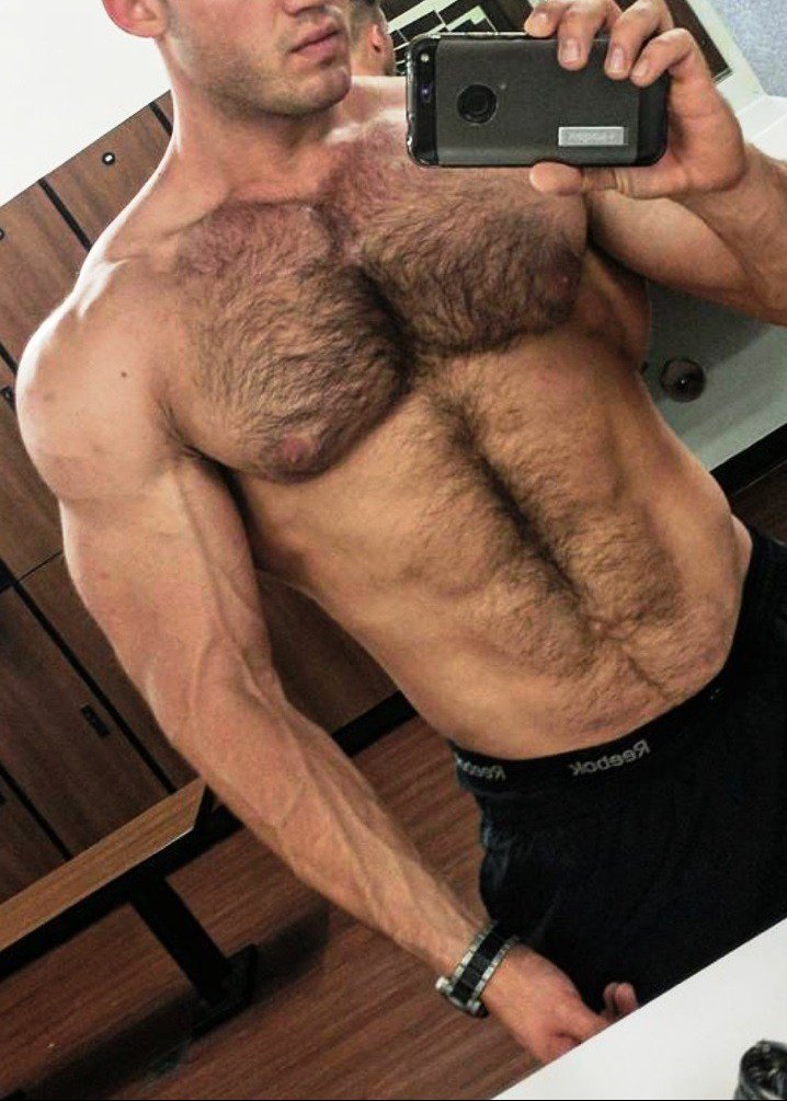 GuySpyVoice's tweet photo. Who even needs to see his face when the rest of him looks so good? https://t.co/0AGjne6VnP