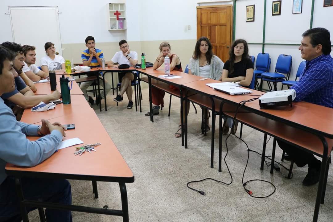ymcamanabi's tweet photo. Voluntarios de la @ymcamanabi y @alternativesMTL  participaron del taller de  #Identidad #Manabita facilitado por Alberto Miranda, gestor cultural de #Manabí. 
#YMCA #manabí #transformandoVidas https://t.co/ytNCRhmGSE