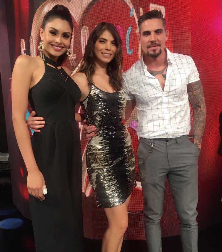 ESMEOFICIAL's tweet photo. Gracias por acompañarnos en #CorazoncitoGrupero  @_CorazonGrupero  @AdrianCueOf  y @KristalSilva_  💋♥️🙏🏻😉 https://t.co/FrxOCOXhI0