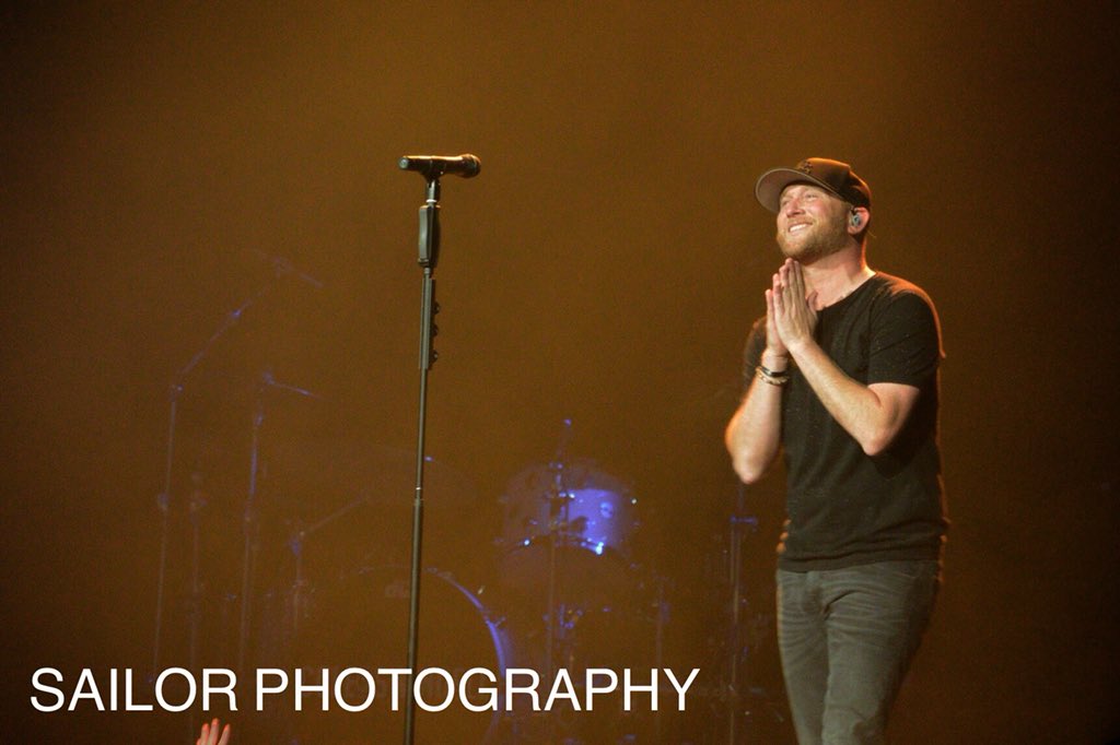SailorPhoto's tweet photo. @coleswindell at @CasinoRamaLive June 15th. 🎵 The ones that said I'd never make it
The ones that said there's your chance, go take it
Took all of you for me to get this far
Jobs along the way that paid me
People who dug deep to raise me
Made me who I am, you know who you are 🎵 https://t.co/fshdO6Z1mg