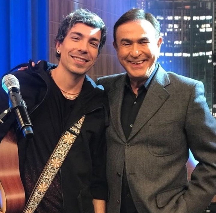 fcodiegomyvicio's tweet photo. Vai ao ar hoje (16/06), a participação do @DiFerrero no programa do Amaury JR! É na Band TV, às 23h30. Não vai perder! https://t.co/YvedTDEHyt