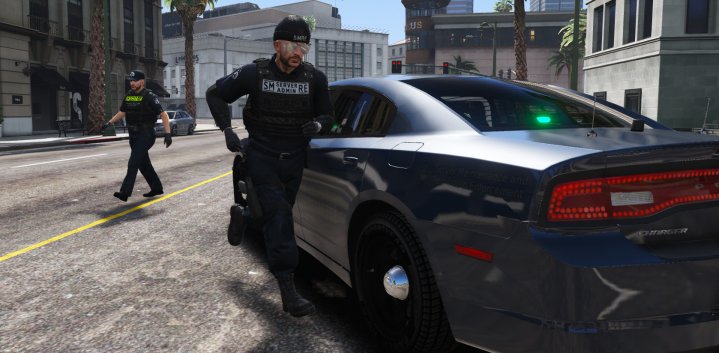 HSGFiveM's tweet photo. SMRE Clearing off of a report scene. (Picture credits to Vyrilis.) #HighSpeedGaming #FiveM https://t.co/MvGReulggn