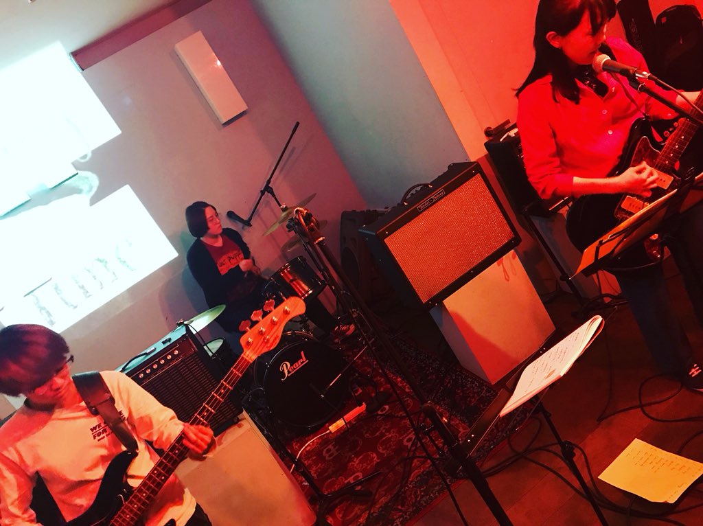 hanorocks's tweet photo. Minor Toast
可愛らしい見た目とは裏腹にハードコアの片鱗も感じさせるインディパンクだった!
#tuningtime https://t.co/9WWmn13Xvq