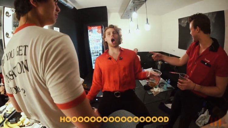 want5sosbackk's tweet photo. *babylon starts playing*
me: https://t.co/QUXZY06zks