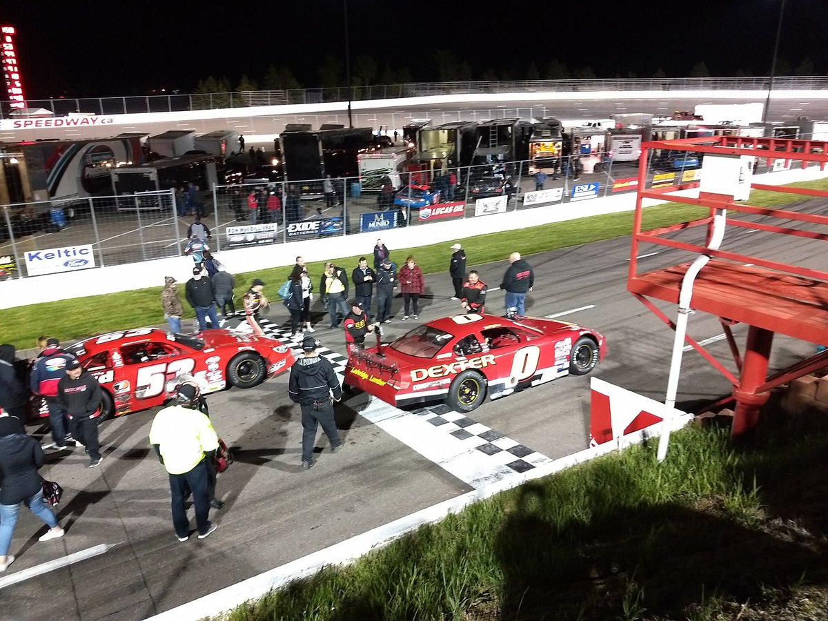 ReprtrPatHealey's tweet photo. #EnfieldNS @shawnturple nips @colebutcher1 at the line by 0.002 seconds for an exciting finish at the @ProStockTour #RonMac150 @Riverside_NS Ohhh soooo exciting on @Racetimeradio Photo Cred: FB #EastHants https://t.co/ZXeQQTSbUS