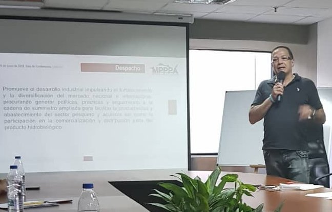 DanteRivasQ's tweet image. Inicialmente vamos a realizar un diagnóstico en @MinPesca e inmediatamente después activaremos el plan en aras de aumentar la producción, procesamiento y distribución del pescado, en sus diferentes especies, garantizando que la proteína llegue a la mesa de nuestro pueblo.