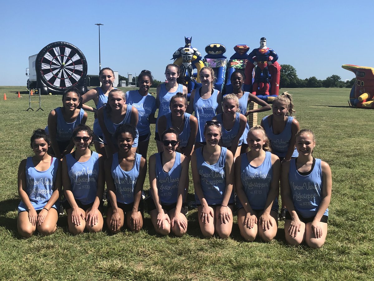 UVHighsteppers's tweet photo. Inflatables, pickles, sno cones, funnel cakes, cotton candy & puppies?!! YES, PLEASE!!! Thanks to @ambergevents for inviting us to work at such a fun event today! 👯♀️❤️🙌🏻☀️🍧🐶 #UVH19 #FunInTheSun #ItWasHOT #ButWeHadFun https://t.co/vCmqLvgBYC