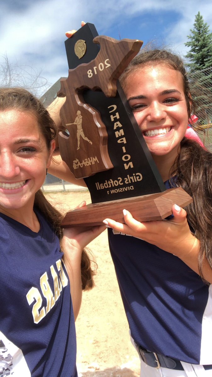 laurennerickson's tweet photo. Happy birthday best third baseman @mandylilla I love you so so much I hope your day was perfect 💕🎉 I’m going to miss you so much next year 😢 always remember no outs Mandy Girl no outs! https://t.co/8PwCdO23FI