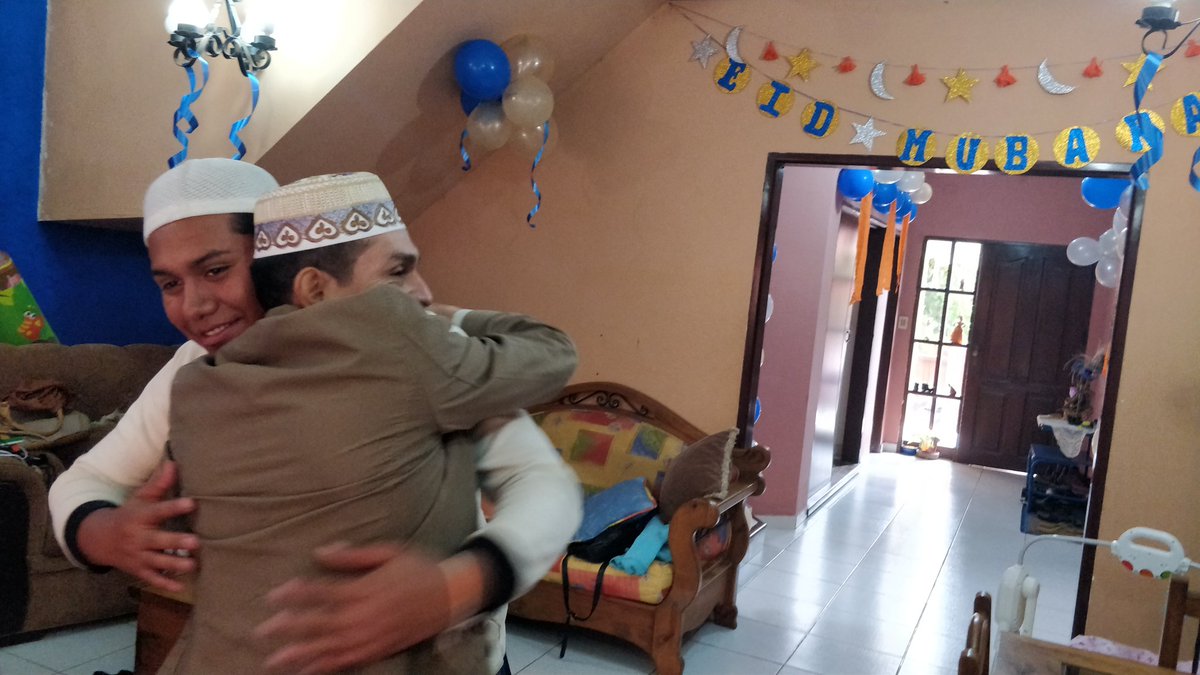 GhalibAtaul's tweet photo. Eid Mubarak to everyone from Bolivia! https://t.co/OITtZIU41M