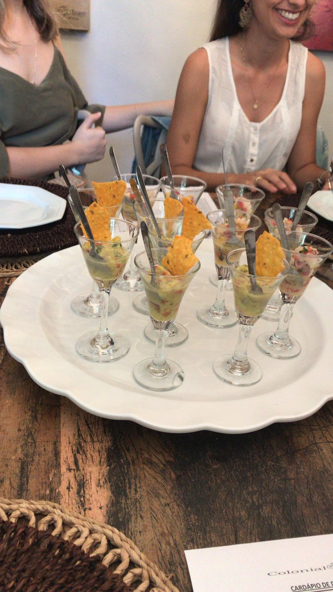Karoleitte's tweet photo. Participei de uma degustação hoje da comissão ! Comi mais que devia, não tenho maturidade em apenas experimentar, comi foi tudo mesmo. https://t.co/FcMFJzs5Iy