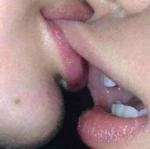 xnxx zozo (@zohir20521094) on Twitter photo مااحلى الشفايف بوس ولحس الطيز والكس والترما اين انتي ينشبعك نيك مااحلى الشفايف بوس ولحس الطيز والكس والترما اين انتي ينشبعك نيك