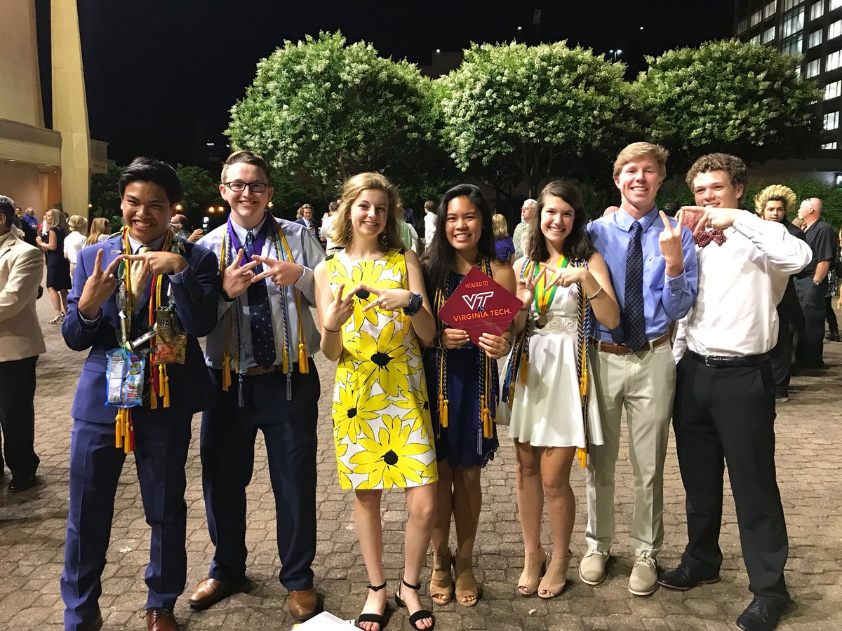 BernieDay's tweet image. Friends @ryanbu12