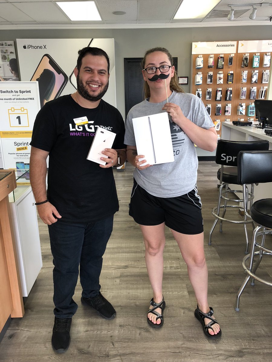 $100 ipads! Come get yours! 😁 <a href="/KristianAllos/">Kristian Allos</a> #RanchoSanDiego