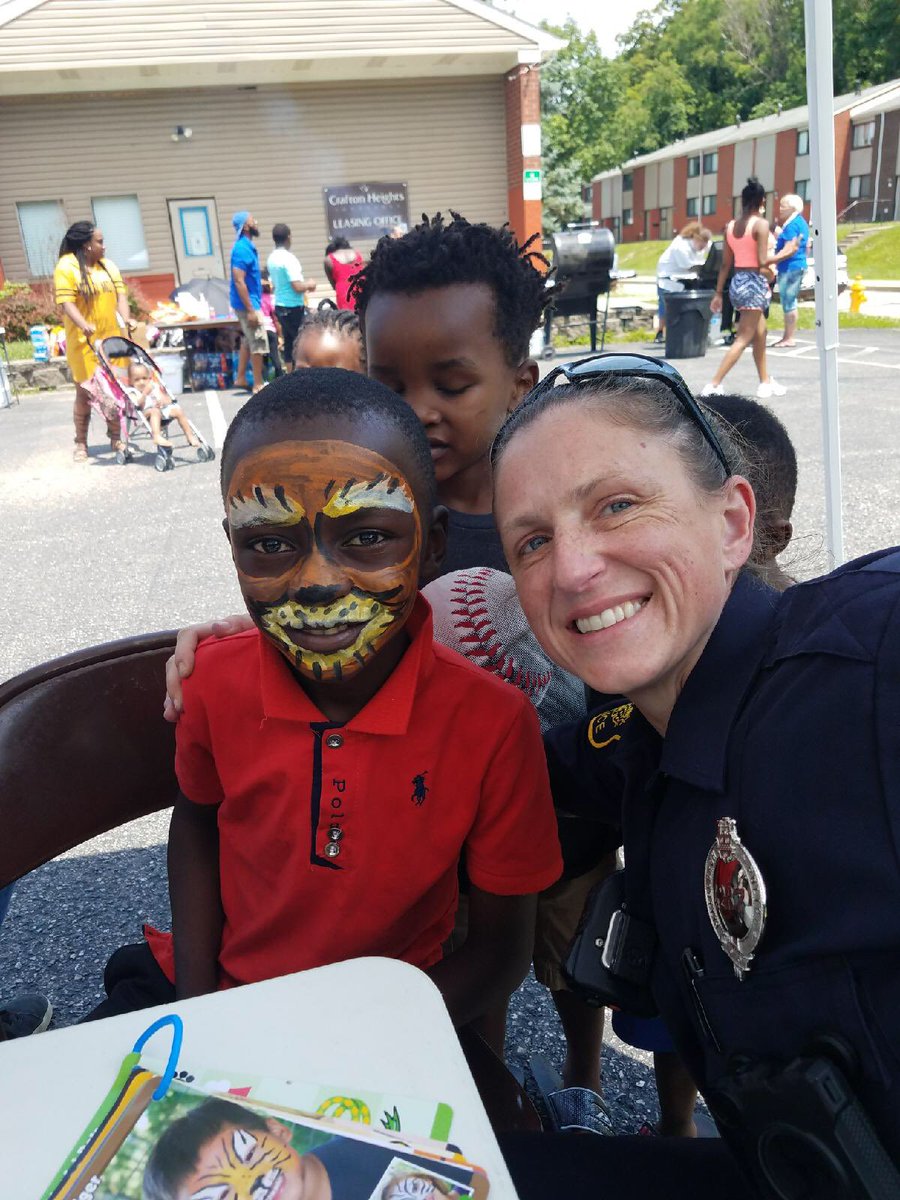 PghZone6's tweet photo. We had such fun day face painting at Mountainview Community Day.! #police412good https://t.co/fbhtEQTTvt