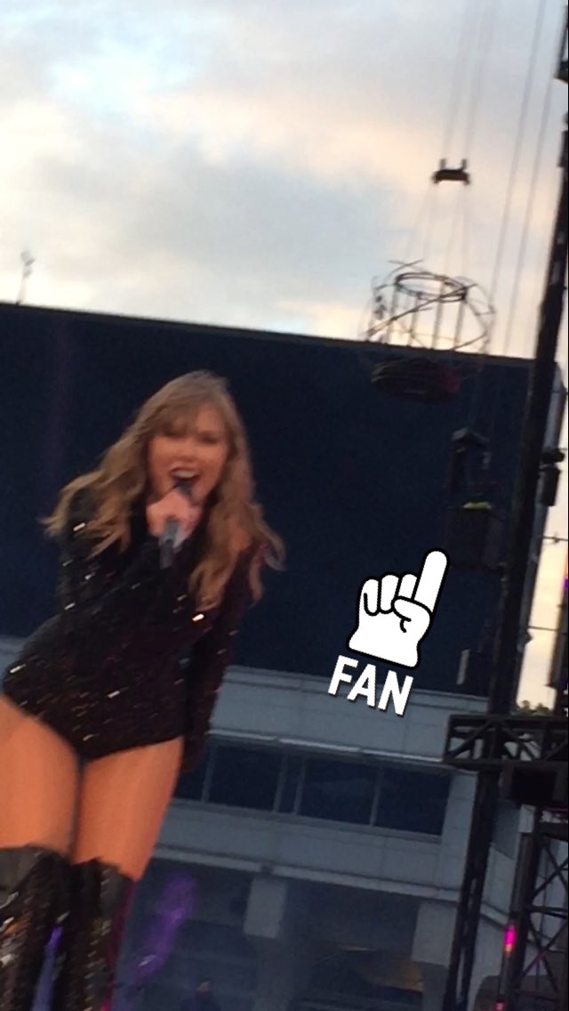 gillybe77's tweet photo. When you have a little moment with @taylorswift13 during one of the songs that made you a fan all those years ago!!  Love Story is even more special to me now!! Until next time Tay 💗 #repTourDublin #TaylorSwift https://t.co/BSo8qG2nOD