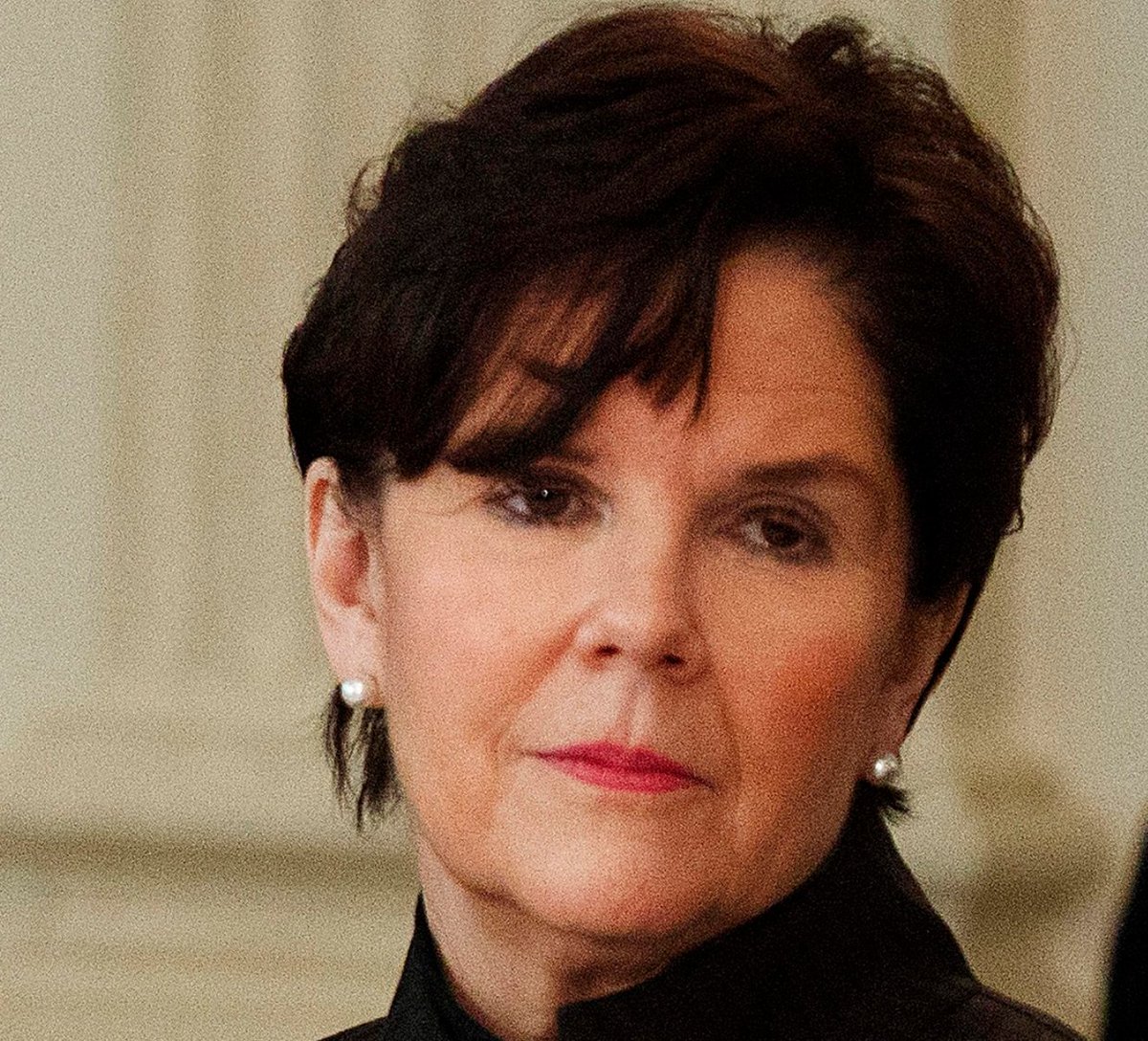 shannoncoulter's tweet image. This is Phebe Novakovic. She's CEO of General Dynamics, which has a lucrative contract w/ Office of Refugee Resettlement, the dept. enforcing Trump's policy of detaining children away from their parents. Her email address, from a public source, is pnovakovic@generaldynamics.com.