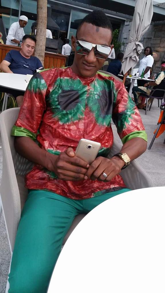 ascamara9's tweet image. Bonne fête à tous!!! Les bons moments deviènnent de bon souvenir,les mauvaises moments deviènnent de bonnes leçons.