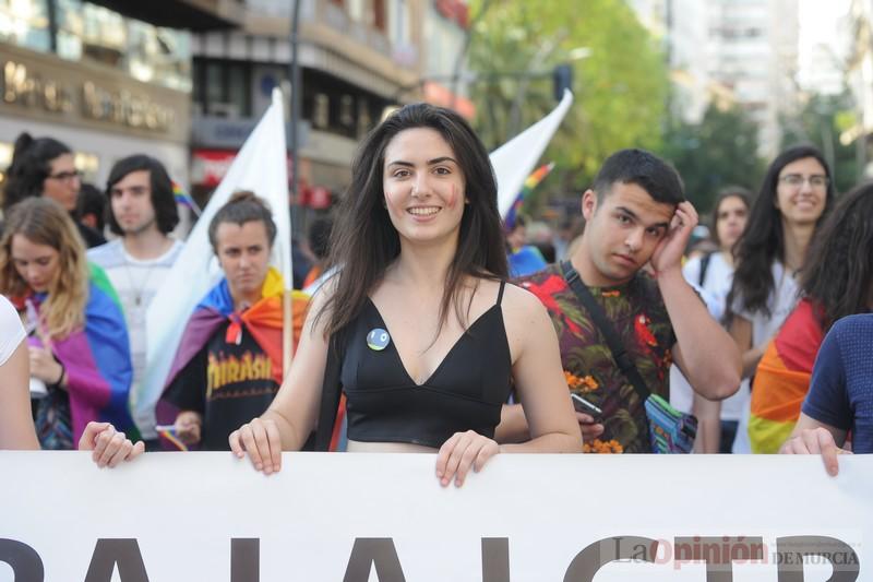 femaemurcia's tweet photo. Y ponemos fin a un día de celebración y reivindicación. 😀 Muchas gracias por acompañarnos. ¡Juntes alcanzaremos una #educación sin LGTBIfobia en las aulas! 🏳️‍🌈 #YoSoyFEMAE #Orgullo2018 https://t.co/MxySYcJfG3
