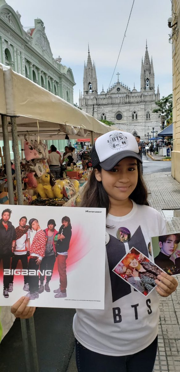 VictorFriguey's tweet photo. T-shirts Frigüey en el corazón de nuestra querida Santa Ana hoy y mañana,busca el stand de Kpop Pumjong Store para adquirir la.tuya y promocionales de tus bandas Kpop favoritas!
#Kpop @Friguey #KpopPumjongStore #SantaAna https://t.co/O3iCp2k2Kx