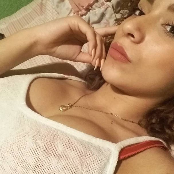 DenisseVGX's tweet photo. #SabadoYCasaSola y eso es lo malo, que estoy mas sola que la casa.😅😏 https://t.co/GEK8wfN7qU