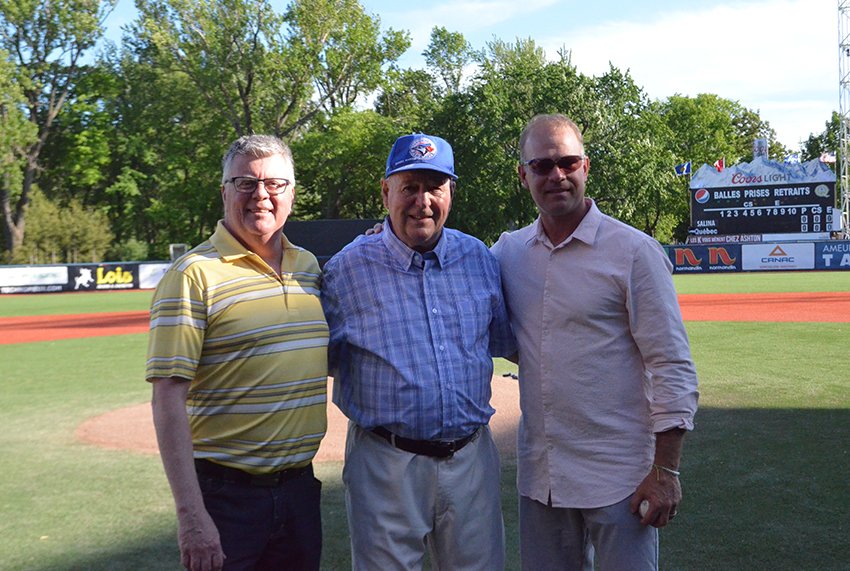 baseballquebec's tweet photo. John Elias, @marcgriffinRDS et Michel Landry reçoivent aujourd'hui leurs joncs Graduor du Temple de la renommée du baseball québécois @RDSca #TempleBQ | https://t.co/MfAtYMiowA https://t.co/5iLFjjbHJO