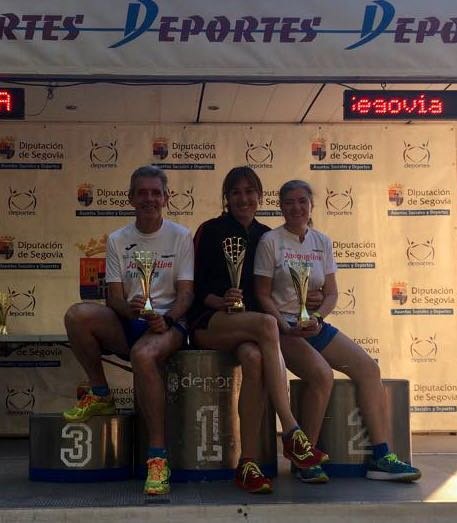 JackieMartin74's tweet photo. 2ageneral y 1a vetA. Leguas de Segovia, El Espinar. Que placer compartir podium con mis chic@s. Tres podiums individuales y dos por equipos ➡️2os tanto en chicas como en chicos #run #RunyourWord #typeA #nosgustacorrer #atletics @SauconySpain https://t.co/iRG4B3BNLI