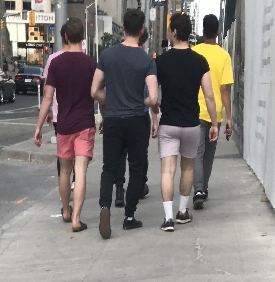 TorontoHabsfan's tweet photo. Sometimes there are perks to walking slow ! #creepershot #hotboysofsummer https://t.co/VI6hmPtr5o