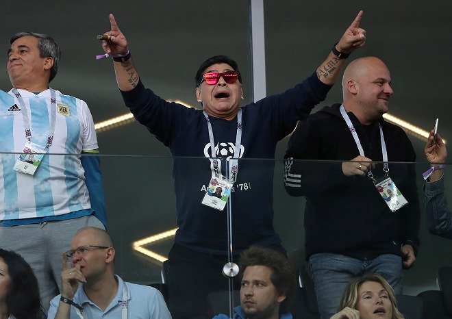 サッカーダイジェスト No Twitter 明らかな人種差別 メッシを見守ったマラドーナが韓国人ファンへ吊り目ジェスチャーで物議 サッカーダイジェストweb T Co 2rhhrylm0p Maradona D10s Arg Isl Worldcup マラドーナ メッシ アルゼンチン ロシアw杯 サッカーダイジェスト No Twitter 明らかな人種差別 メッシを見守ったマラドーナが韓国人ファンへ吊り目ジェスチャーで物議 サッカーダイジェストweb T Co 2rhhrylm0p Maradona D10s Arg Isl Worldcup マラドーナ メッシ アルゼンチン ロシアw杯