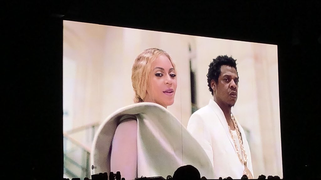 MxndaJay's tweet photo. I AM FINISHED!!!! I screamed and ran round the entire stadium!#OTRII https://t.co/xgoCleYnIK