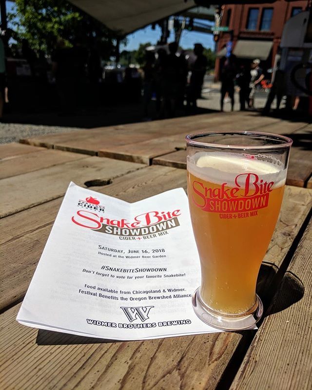 PortlandCider's tweet photo. Come down and enjoy the sunshine! Serving snakebites galore for our 2018 #snakebiteshowdown at @widmerbrothers, will be here till 7:00 pm ππ
.
Snakebites are an English refreshment pairing cider + beer. We have teamed up with 15 cideries and 15 brew⦠https://t.co/AzapBpexZ0 https://t.co/y9t8JDqzGW