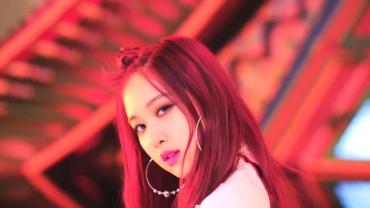 BTS24392804's tweet photo. #BLACKPINK #BLINK #ROSÉ #DDUDUDDUDU https://t.co/qF6TwDQg6j