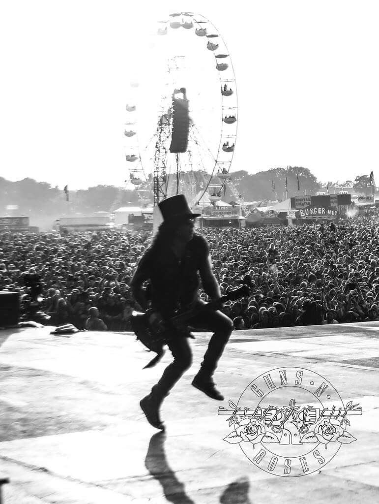 Slash Playing “You Could Be Mine” in Download 2018 🇬🇷 <a href="/Slash/">Slash</a> <a href="/gunsnroses/">Guns N' Roses</a> 

Credit Kat Benzova 📸