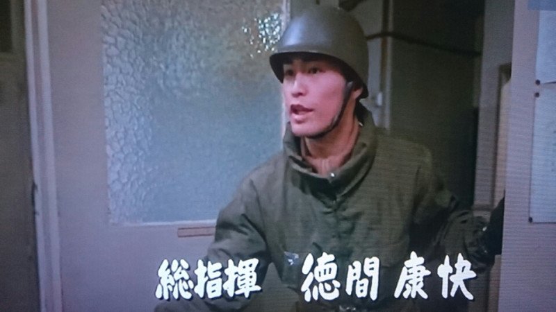 ユウセイ ガメラ２ レギオン襲来の 水曜どうでしょう 的見どころ 写真１ ミスターどうでしょう 鈴井貴之さん 街宣車アナウンスをする市の職員 写真２ Onちゃん こと 安田顕さん 冒頭 自衛隊の出撃を知らせる隊員 一瞬です 見逃すな 写真３ 大泉