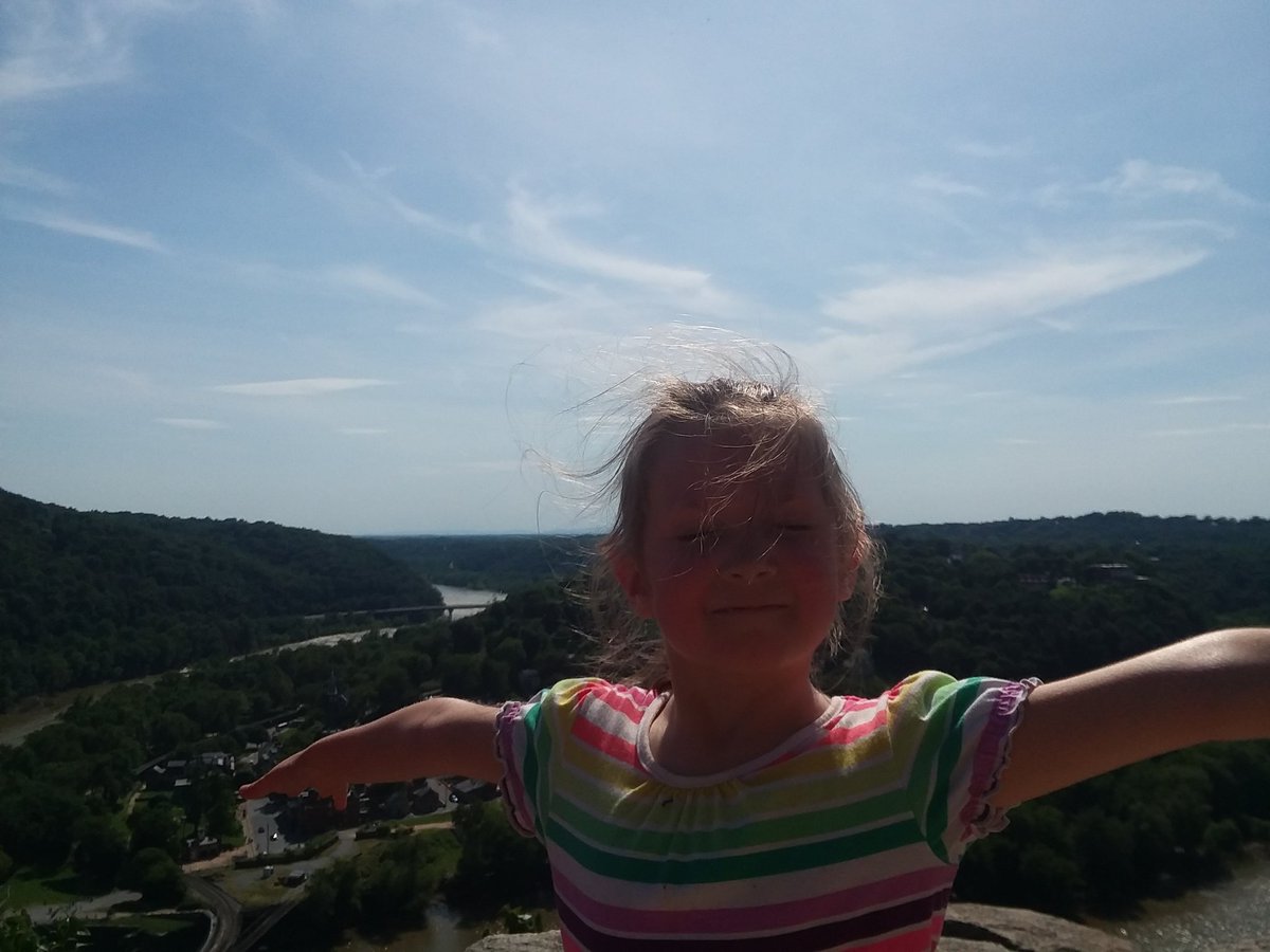 anteriawrites's tweet image. We hiked a mountain today
#harpersferry #cliffview