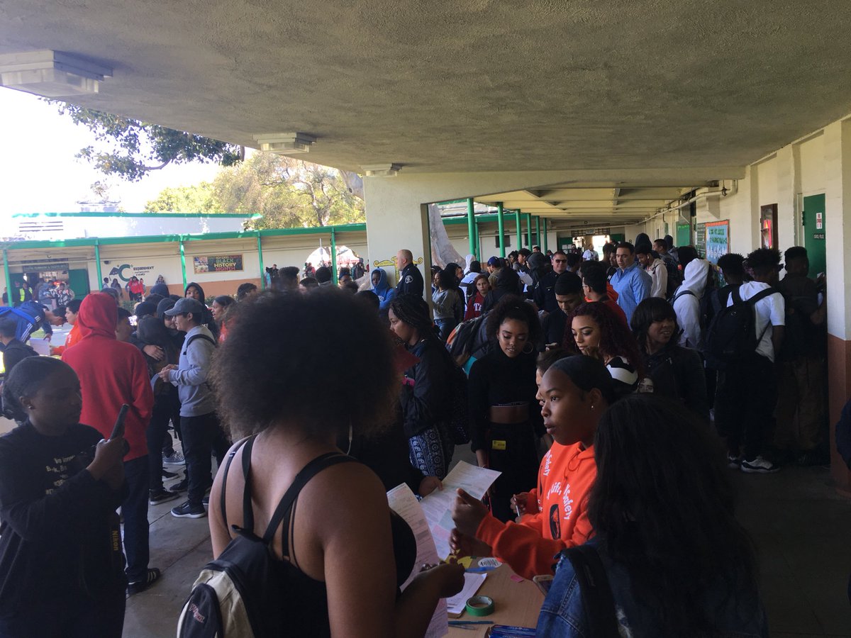 StudentsLeadLA's tweet photo. We the #StudentsLeadersOfSouthLA make it a top priority 2 make sure teenagers 16+ are pre-registered 2 vote #voterregistrationmatters #ourvoicesmatter @MarchForOurLives @RepKarenBass @ZionKelly18 @Emma4Change @JaclynCorin @davidhogg111 https://t.co/sb1QHRbovf