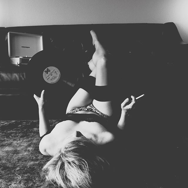 jadybates's tweet photo. Records have shaped me. ...
#vinyl #selfportrait #recordcollection #records #realrecords #vinylbaby #vinylcigsandsmoke #photography #cindyshermanesque #artartart #bnw #darkroom #oldschool #vintage #epic #epicrecords #albums #music #imaphotographer #whyth… https://t.co/lPnylYwQwp https://t.co/OqffsK9iO5